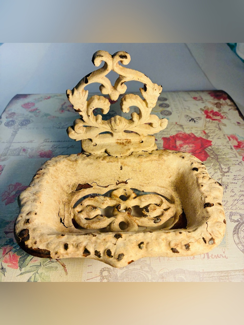 Vintage Victorian Cast Iron Soap Holder